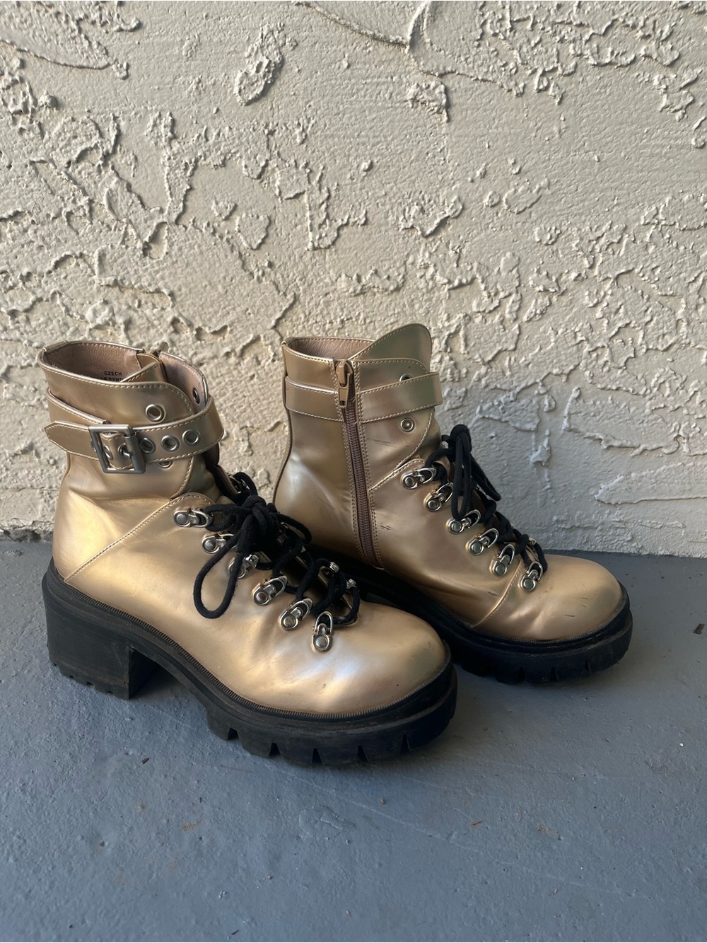 Jeffrey Campbell Platform Gold & Black Boots Size 8